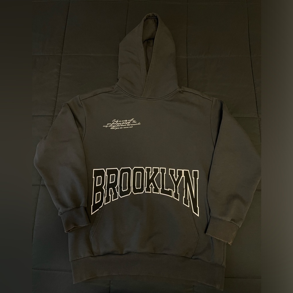 H&M Men’s Relaxed Fit Hoodie